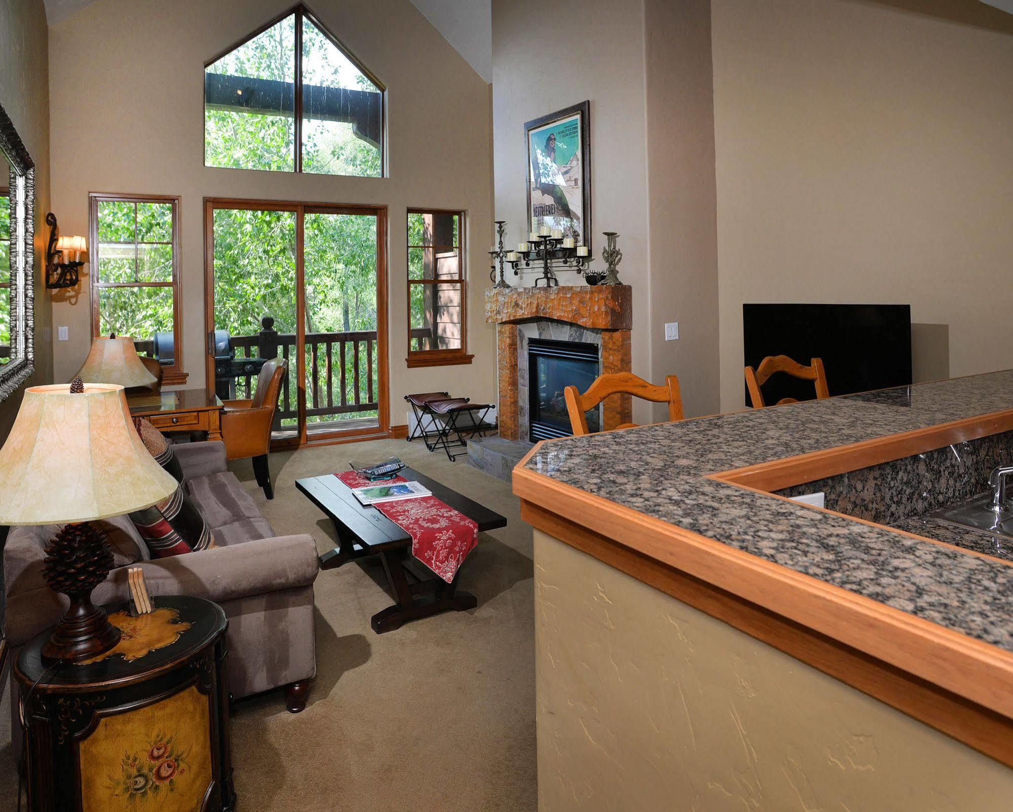 Lodge At Brookside Avon Village מראה חיצוני תמונה