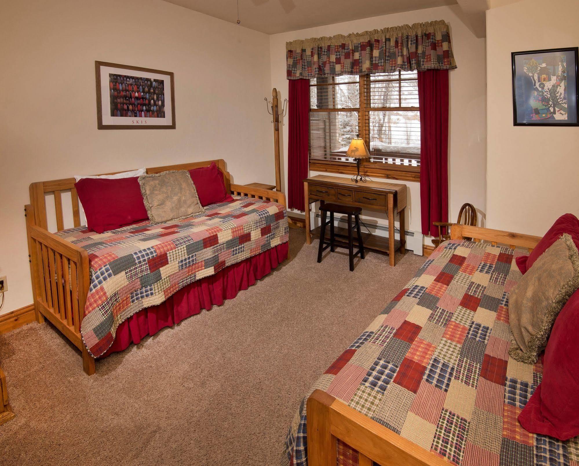 Lodge At Brookside Avon Village מראה חיצוני תמונה